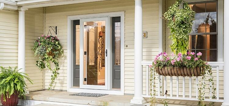 screen door installation in Maitland