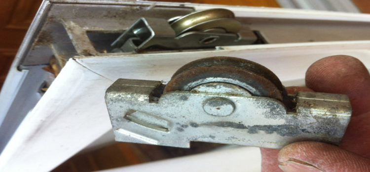 screen door roller repair in Maitland